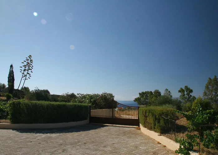 Hotel Karavados Beach Hotel 3*