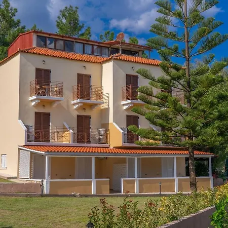 Karavados Beach Hotel מלון