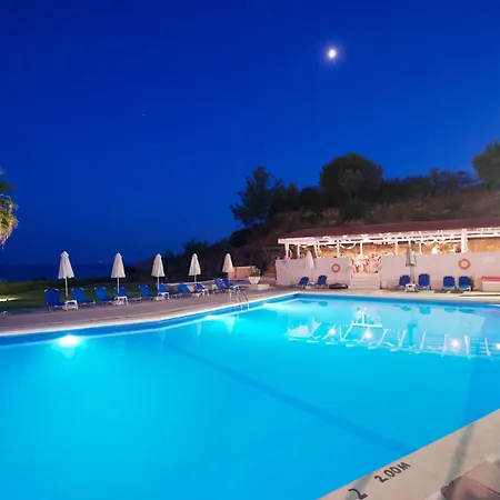 Karavados Beach Hotel מלון 3*