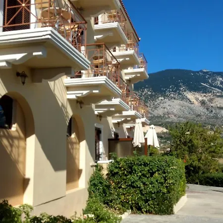 מלון Karavados Beach Hotel 3*