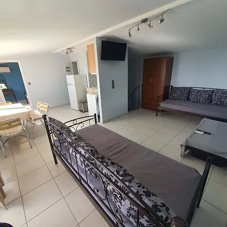 מלון Karavados Beach Hotel Karavádhos