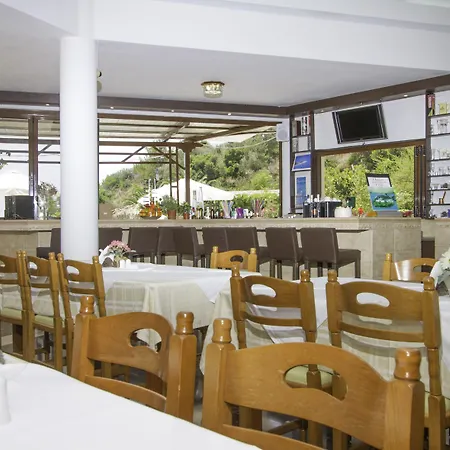 Karavados Beach Hotel מלון 3*