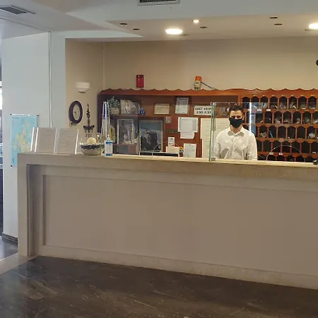 卡拉瓦德兹海滩酒店