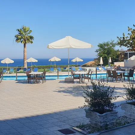 ホテル Karavados Beach Hotel