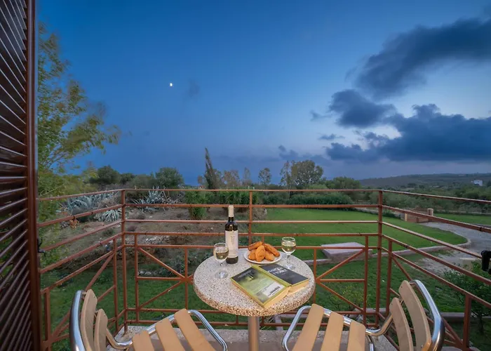 فندق Karavados Beach Hotel Karavádhos