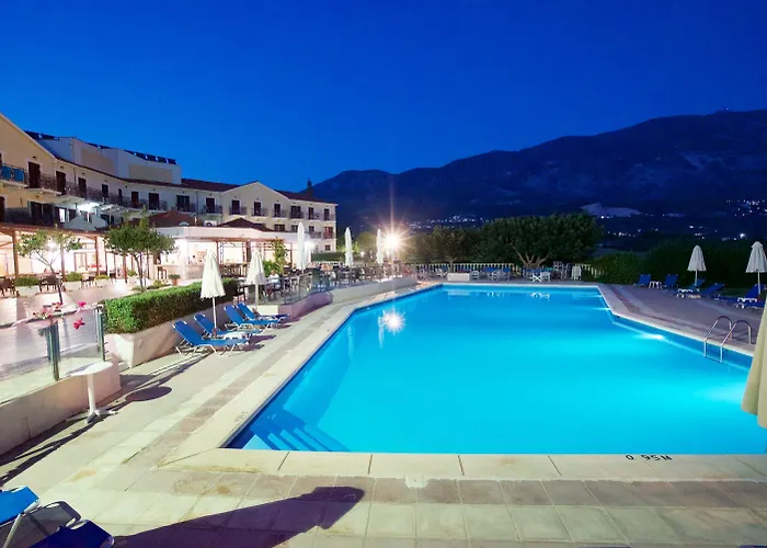 فندق Karavados Beach Hotel 3*